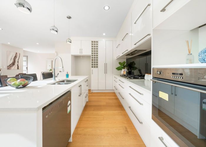  at 666B Beach Road, Browns Bay, Auckland