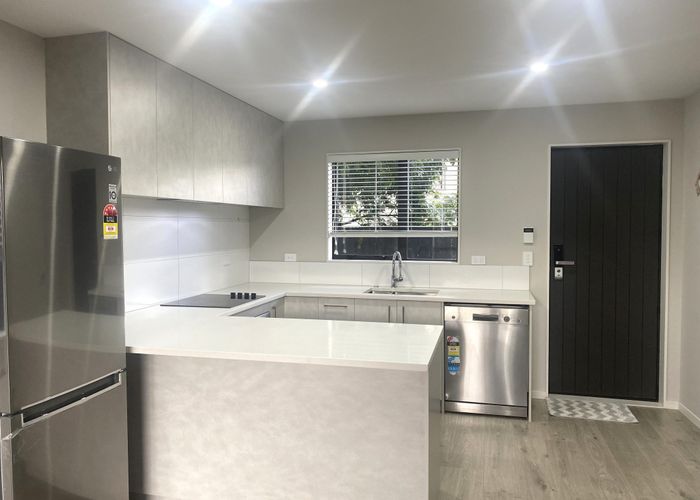  at 8/30 West Coast Road, Glen Eden, Waitakere City, Auckland