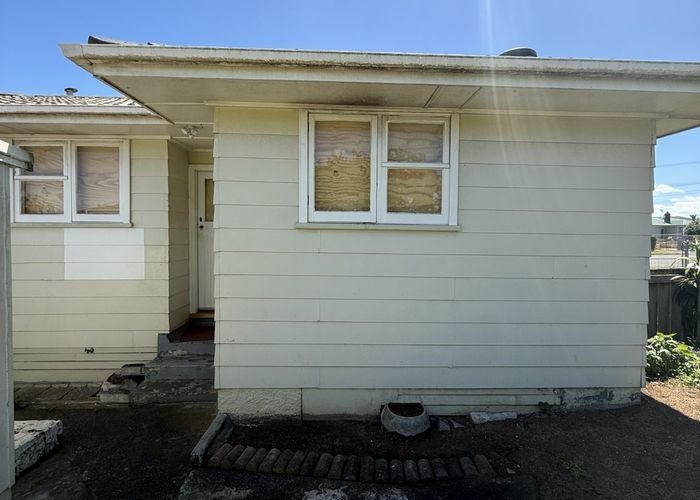  at Mangere East, Manukau City, Auckland