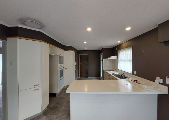  at 22 Splitt Avenue, Glenview, Hamilton