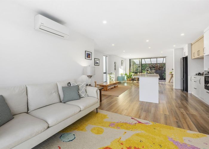  at 42 Seafarer Crescent, Stanmore Bay, Whangaparaoa
