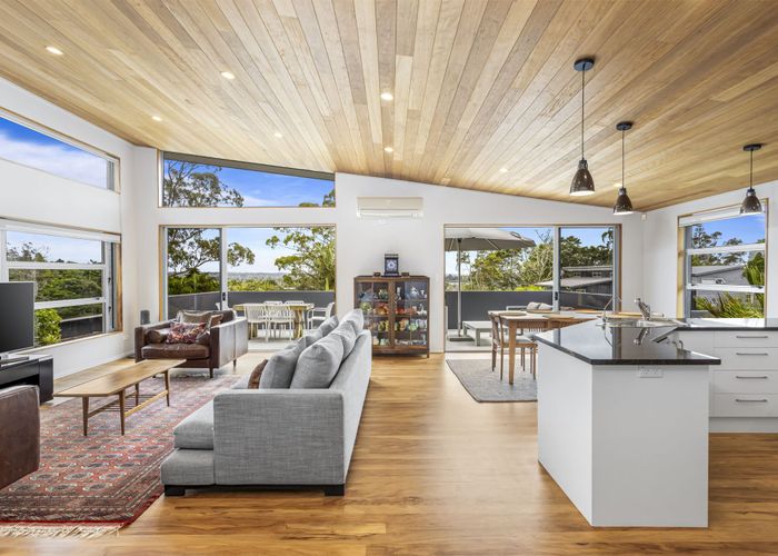 at 103F Glengarry Road, Glen Eden, Auckland