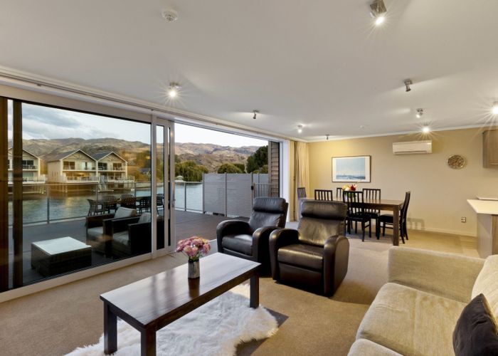  at 21A Perriam Place, Mount Pisa