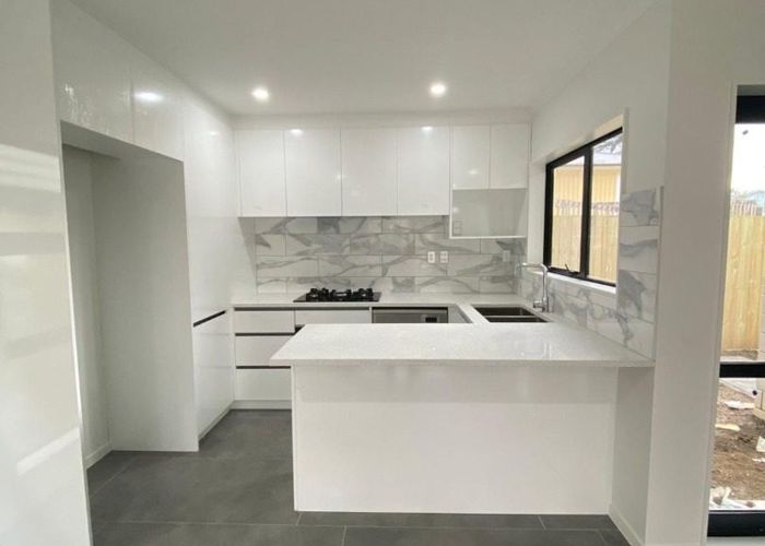  at 2/17 eddowes street, Manurewa, Manukau City, Auckland