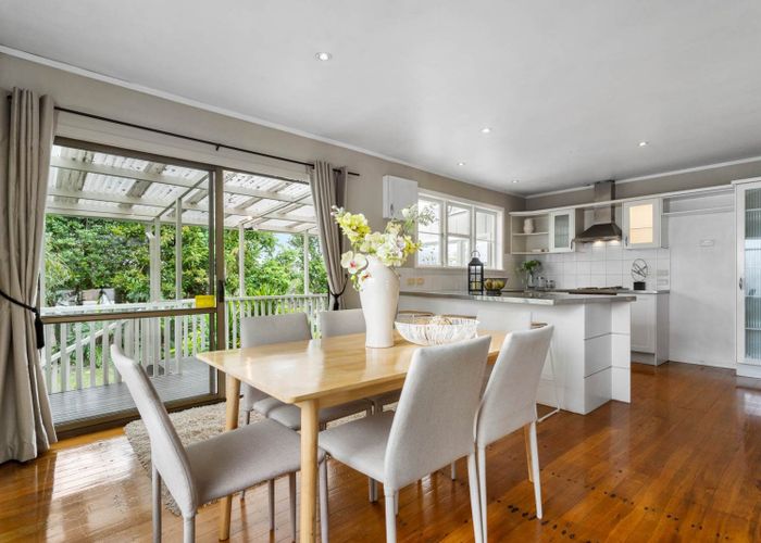  at 1/18 Roberts Road, Glenfield, North Shore City, Auckland