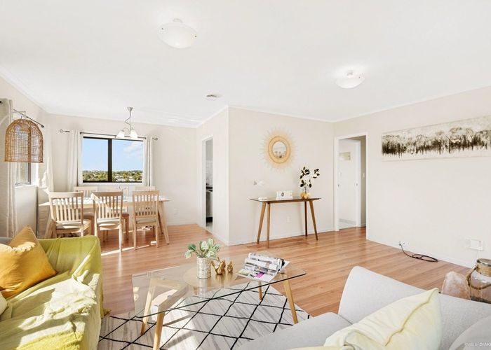  at 2/49 Target Road , Totara Vale, North Shore City, Auckland