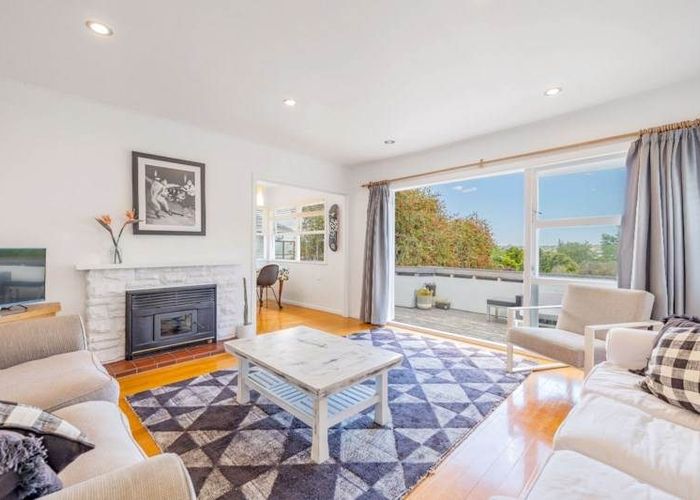  at 37 Rosalind Road, Glenfield, North Shore City, Auckland