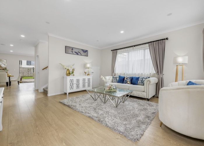  at 5 Hangahai Road, Flat Bush, Manukau City, Auckland