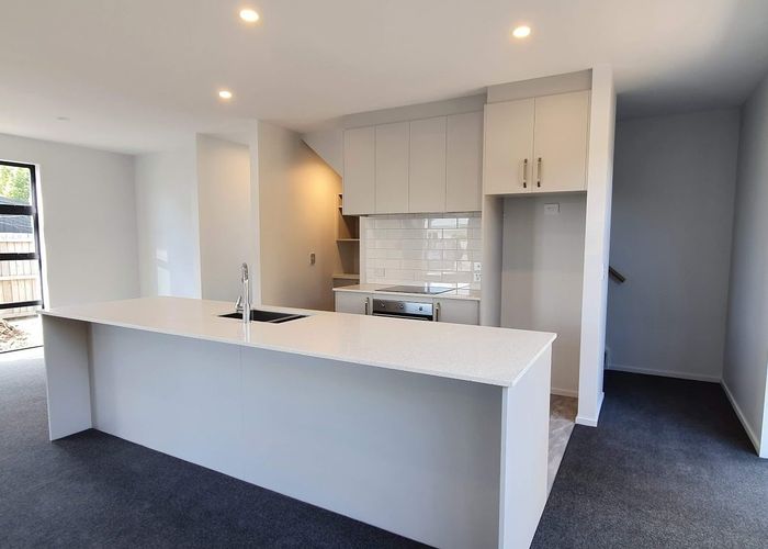  at 2/70 Grants Road, Papanui, Christchurch City, Canterbury