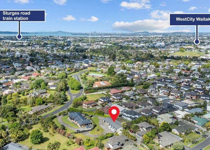  at 8 Burgundy Park Avenue, Henderson, Waitakere City, Auckland