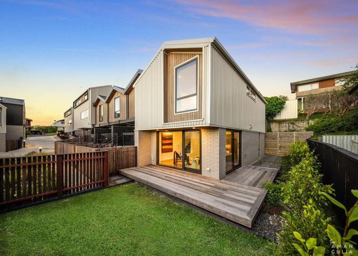  at 7/98 Walker Road, Point Chevalier, Auckland City, Auckland