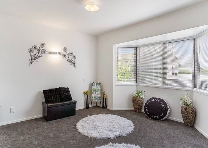  at 9A Pine Avenue, Henderson, Waitakere City, Auckland