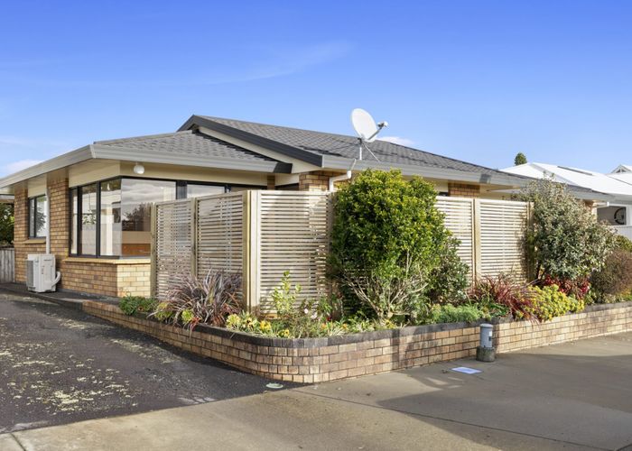  at 17A Huatoki Street, Vogeltown, New Plymouth