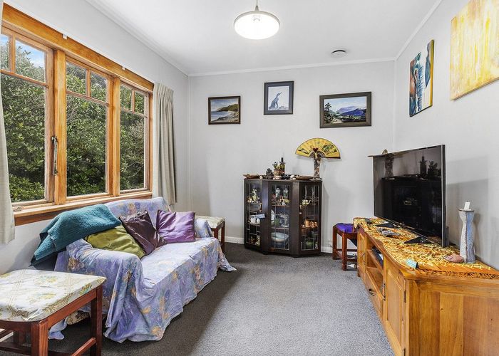  at 35-37 Airlie Road, Plimmerton, Porirua, Wellington