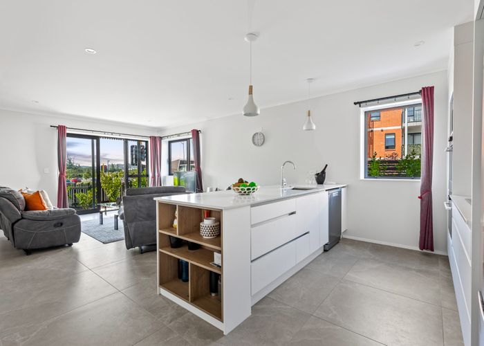  at 1/33 Nugget Avenue, Hobsonville, Waitakere City, Auckland