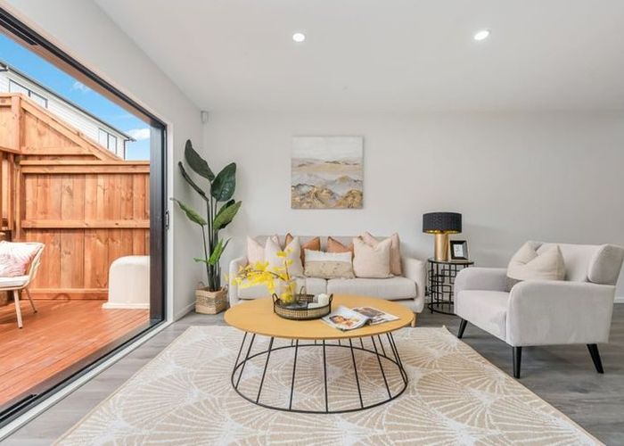  at 20 Sabot Place, Massey, Waitakere City, Auckland