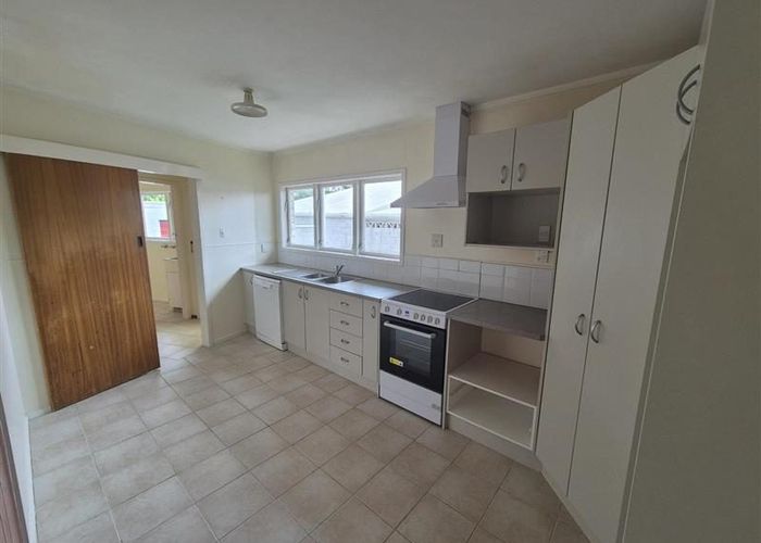  at 17 Regent Street, Silverdale, Hamilton, Waikato