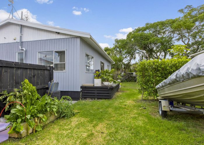  at 64 Riversdale Road, Avondale, Auckland