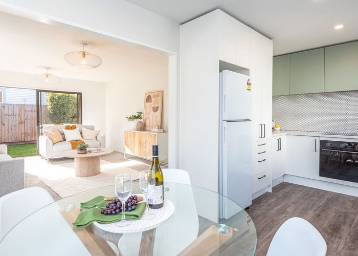  at 2/61 Caledonian Road, St Albans, Christchurch