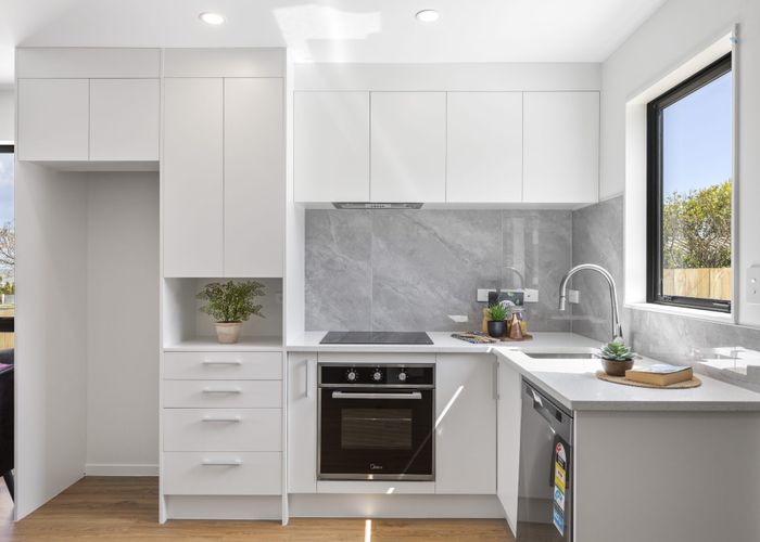  at 1B Bellville Drive, Clendon Park, Manukau City, Auckland