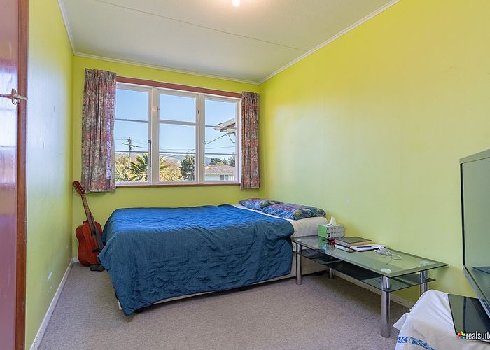  at 5 Berkshire Grove, Cannons Creek, Porirua