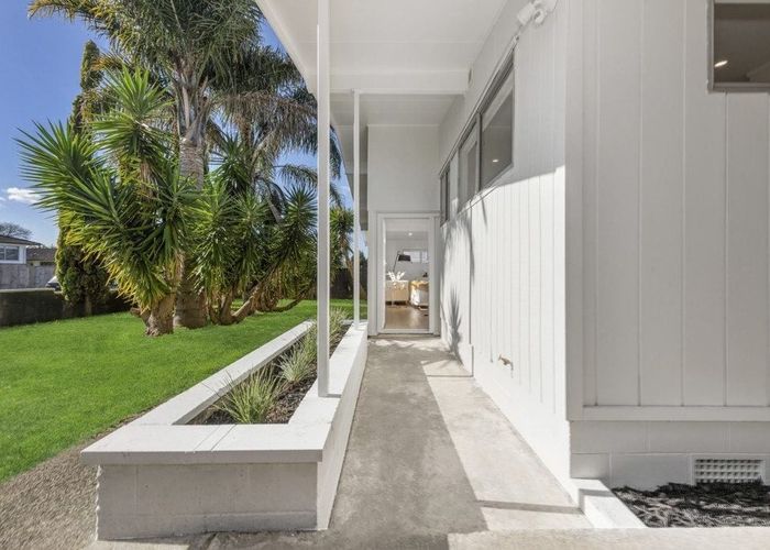  at 5 Astor Place, Manurewa, Auckland
