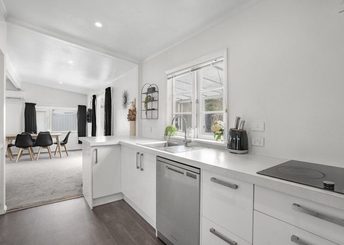  at 12A Heretaunga Square, Silverstream, Upper Hutt