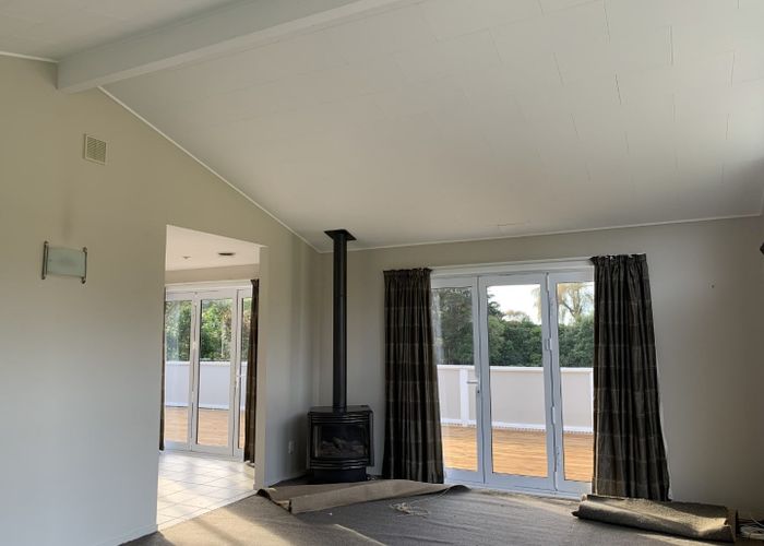  at 112 Main Road South, Raumati Beach, Paraparaumu