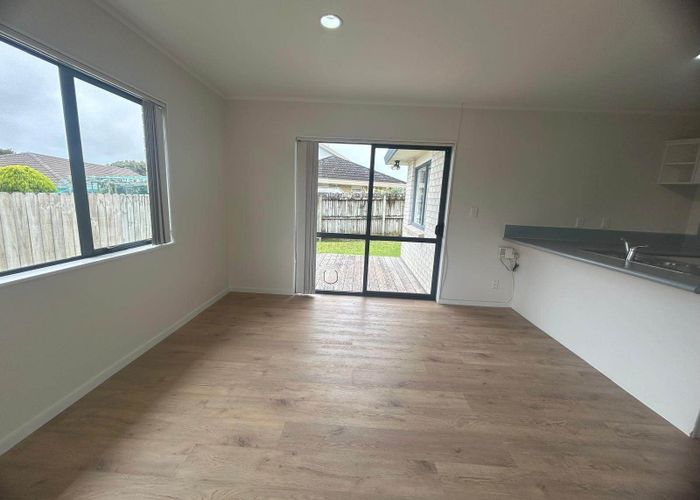  at 2/4 Fintona Place, Dannemora, Manukau City, Auckland