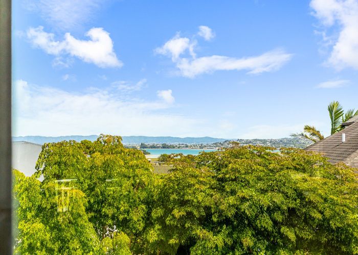  at 2/18 Westwell Road, Belmont, Auckland