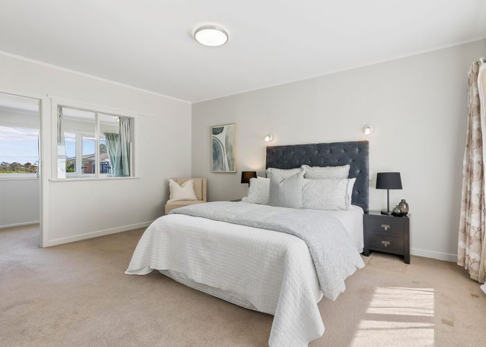  at 2/22 Knights Road, Rothesay Bay, North Shore City, Auckland
