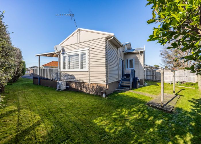  at 12a Oxford Road, Manurewa, Manukau City, Auckland