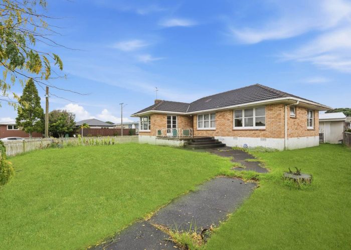  at 2 Coles Place, Manurewa, Manukau City, Auckland