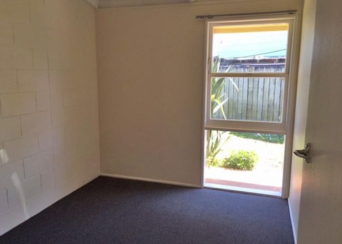  at 2/17 Jellicoe Road, Manurewa, Auckland