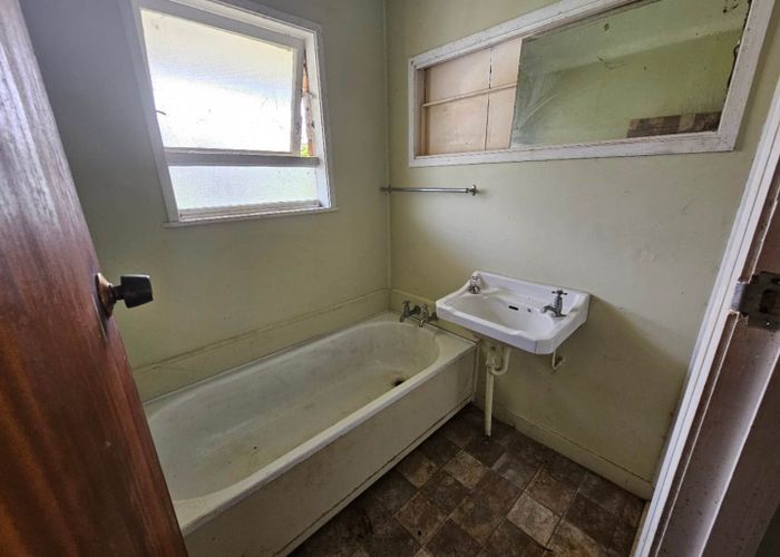  at 2/36 Russell Road, Manurewa, Manukau City, Auckland