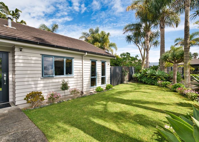  at 76 Lothian Brae, Wattle Downs, Auckland