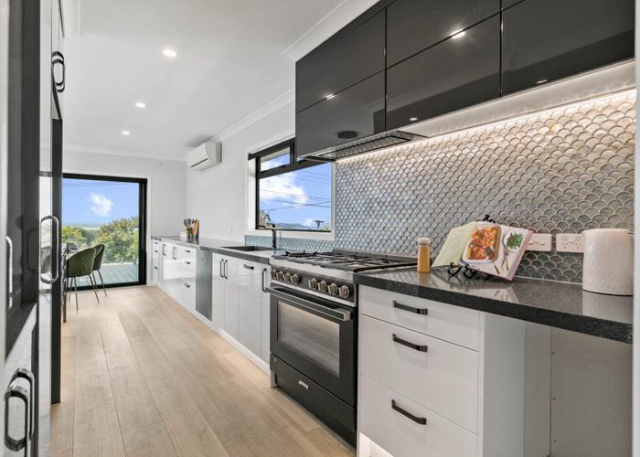  at 2A Redwood Drive, Massey, Waitakere City, Auckland