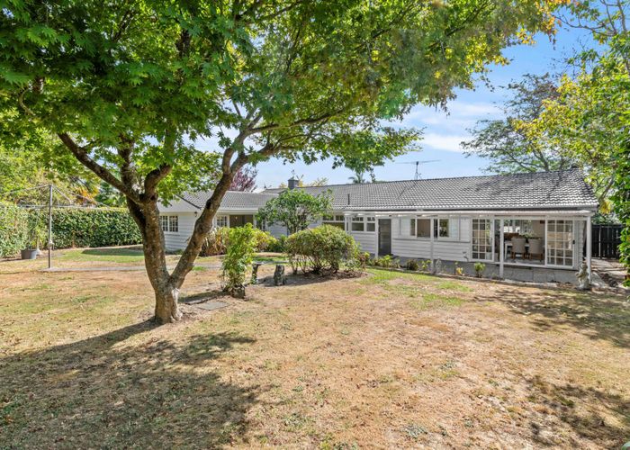  at 12 Holly Way, Sunnyhills, Auckland