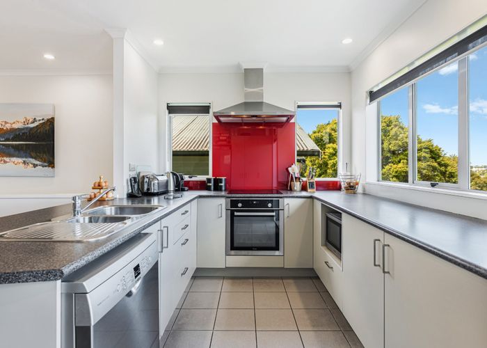  at 2/61 The Avenue, Albany, North Shore City, Auckland