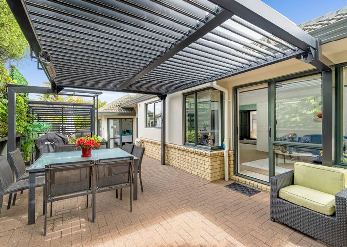  at 10 Isaac Place, East Tamaki Heights, Manukau City, Auckland