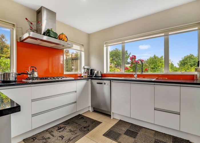  at 33 Pickaberry Avenue, Papakura, Papakura, Auckland