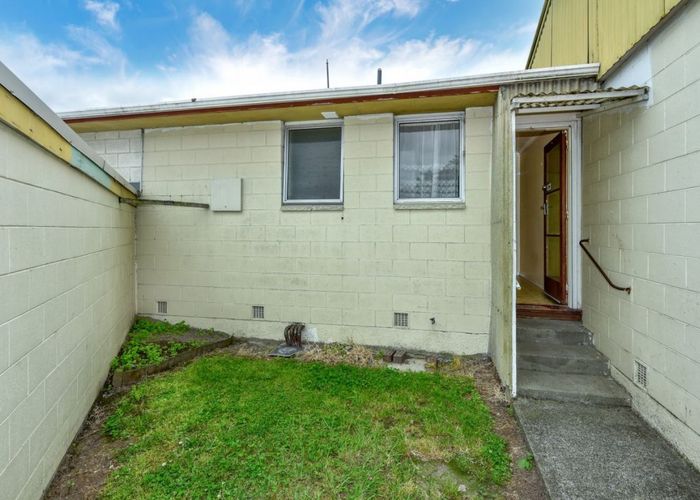  at 2/72 Springs Road, Hornby, Christchurch