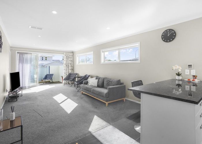  at 1/121 Muritai Road, Eastbourne, Lower Hutt