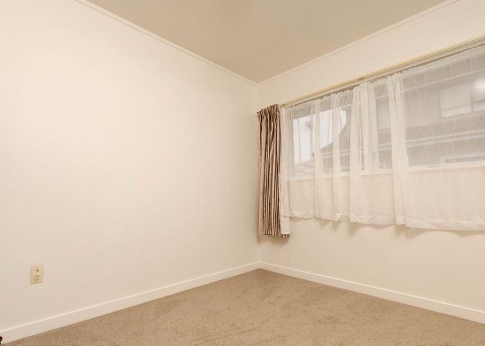  at 2/24 Shackleton Road, Mount Eden, Auckland City, Auckland