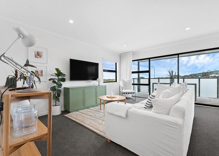  at 201/28 Shortfin Place, Flat Bush, Manukau City, Auckland