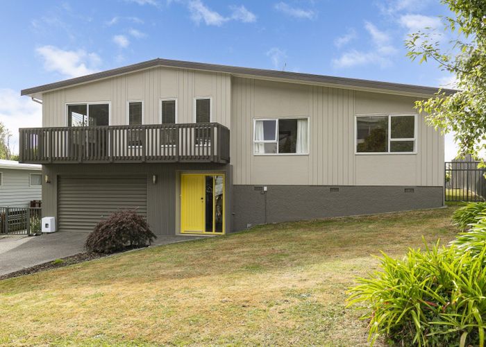  at 17 Westhaven Drive, Tawa, Wellington