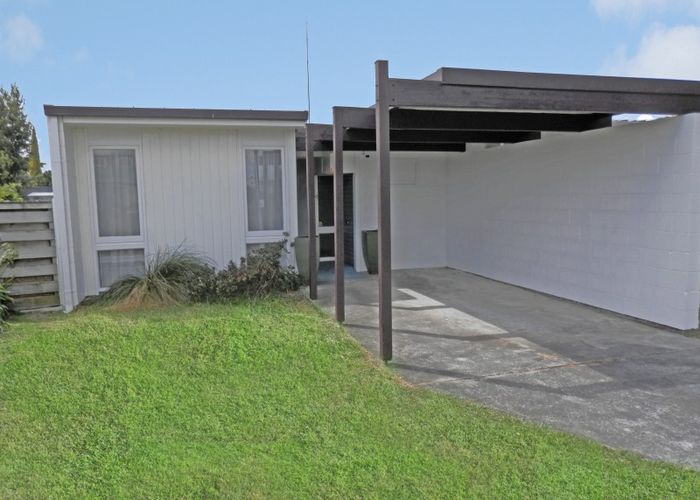  at 9 Westmere Place, Takaro, Palmerston North