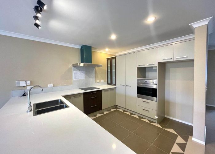  at 33 Janway Avenue, Flat Bush, Manukau City, Auckland
