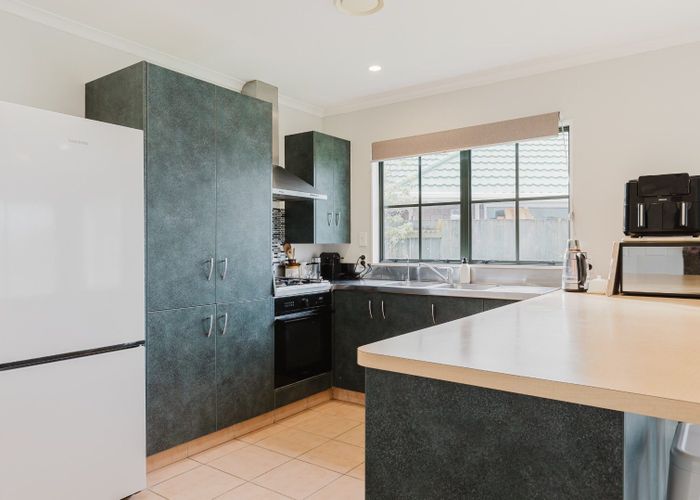  at 28 Royal Oak Drive, Kelvin Grove, Palmerston North