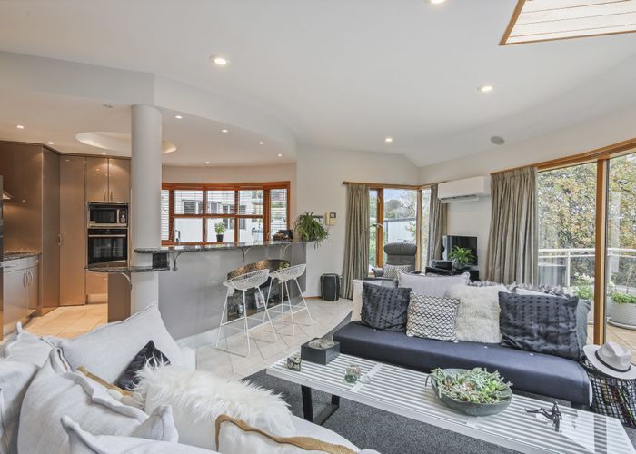  at 32 Dyers Pass Road, Cashmere, Christchurch City, Canterbury